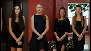 Chalani sa zajtra poriadne zapotia: Do parády si ich vzali krásne tanečnice