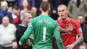 Škrtel dostal dištanc na tri zápasy. De Gea je vysmiaty!