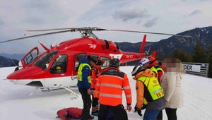 Zraneného 8-ročného lyžiara odviezol z Jasnej záchranársky vrtuľník