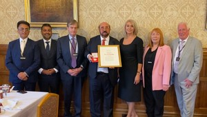 Český podnikateľ získal prestížnu cenu za zodpovedný kapitalizmus