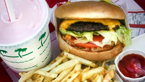 Nezdravé potraviny môžu stáť viac. Hrozí nám hamburgerová daň?