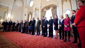 Predsedom volebnej komisie je Péter Nyilfa za SMK