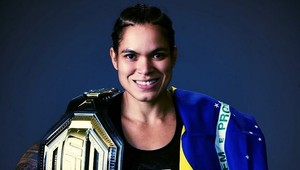 Slávny magazín vyzliekol UFC šampiónku donaha