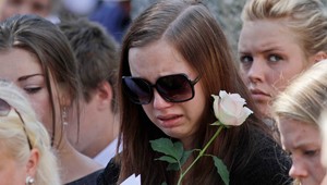 Nórsko týždeň po. Spomienka aj pohreb prvej obete...