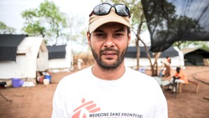 Lekári bez hraníc v Afganistane: Cestou do nemocnice čelia guľkám nielen pacienti, ale aj zdravotníci