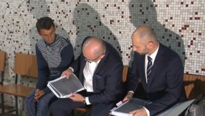 Muž obvinený z krivej výpovede voči policajtom nechápe, prečo je obvinený, keď zbili jeho