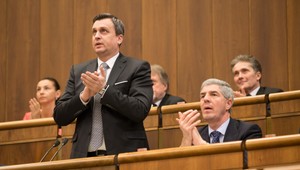 Koalícia diskutuje o predčasných voľbách