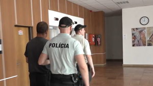 Za svoju prácu sa dostal do problémov. SBS-károvi sa vyhrážali zabitím