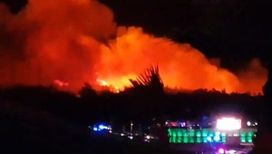 Obľúbený chorvátsky ostrov zachvátil požiar. Evakuovať museli 10 tisíc ľudí