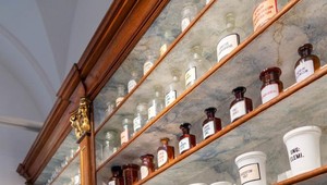 Liečili tu aj práškom z múmií. Zreštaurovali historickú lekáreň v Skalici