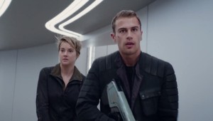 Trailer Divergencia: Pokračovanie prinesie boj o život i milostné scény!