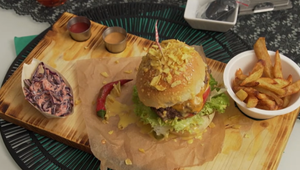 Hlavne jedlo: Keby nebolo rukavíc, boli by ste ako svinky