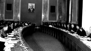 Predstaviteľom komunistického režimu zrejme znížia dôchodky. Parlament má na stole nový zákon