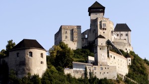 Pohotovosť v Trenčíne. Anonym hrozil bombou na úrade