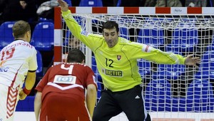 Štochla zmarený londýnsky sen zaslzil, Kukučka bol realista