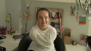 Vanesa sa narodila bez rúk, no hendikepom sa nenechá obmedzovať: Jej sila vás prevalcuje!