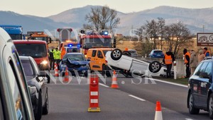 Dopravnú nehodu na rýchlostnej R1 zapríčinil psík