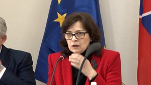 Výjazdové zasadnutie vlády začali minútou ticha