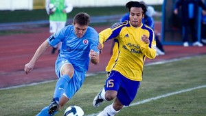 Slovan zdolal D.Stredu, Žilina naložila Dubnici