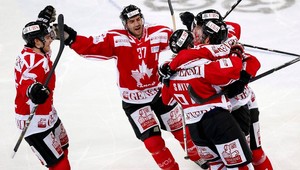 Kanadské hviezdy z NHL vybojovali Spenglerov pohár