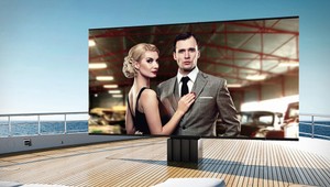 Konečne si na jachtu môžete umiestniť obrovský otvárateľný televízor