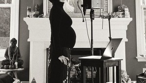 Má 44 rokov a je tretíkrát tehotná! Speváčka sa pochválila na sociálnej sieti