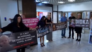 Rodičia zosnulých detí, ktoré zomreli za zvláštnych okolností, prišli za ministrom spravodlivosti