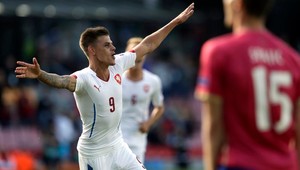 Kliment zostrelil Srbov hetrikom, Dáni proti Nemecku bez šance