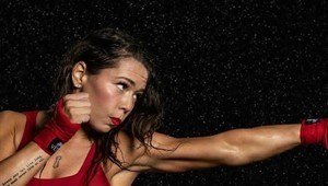 Ženské MMA v podväzkoch ovládne motorkárske preteky