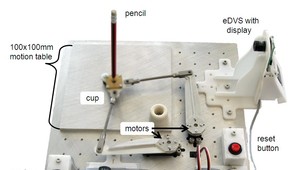 Toto musíte vidieť! Robot dokáže balansovať s ceruzkou!