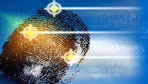 Vlamača usvedčil odtlačok prsta na konzerve