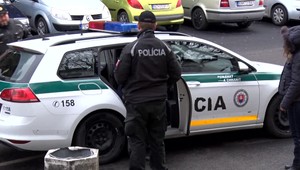 Hádka počas prechádzky. Druh chcel ženu utopiť v rieke