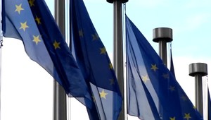 Povolebná neistota v Nemecku znervózňuje celú Európu, Angele Merkel výrazne ubúda sila