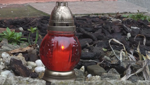 Obec sa lúči so zavraždenými manželmi a ich dcérou. Tragédia otriasla celým regiónom