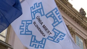 Mestá kritizujú vládnych politikov. Oživujú stavovskú organizáciu