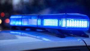 Vidíte modrý policajný maják? Nemusíte sa vždy uhýbať, toto je dôvod