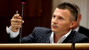 Ján Počiatek ako poslanec 23 532 eur, iné príjmy 898 712 eur