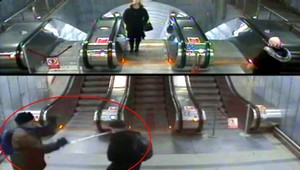 VIDEO: Agresívny dedo. Útok barlami priamo na hlavu!