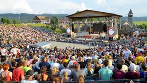 Tradičný festival vo Východnej navštívili aj Kanaďania a Peruánci