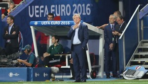 Kopni si aj ty...vraj sú to len rozmaznaní fagani so slúchadlami na ušiach