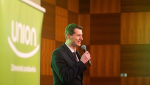 Dvadsať poschodí spoločne pešo po každom obede, turistické oddiely či psychoterapia online. Union prináša zamestnávateľom ocenenia a inšpiráciu