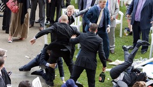 FOTO: Kráľovské dostihy sa skončili bitkou ožranov