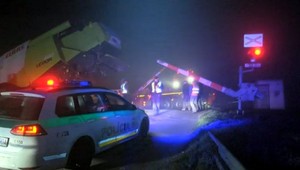 Železnice o nákladiaku na priecestí vedeli, rušňovodiča nemali ako varovať