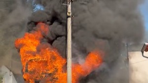VIDEO: V Česku začal počas jazdy horieť autobus
