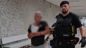 Tibor dobodal manželku pred očami detí.  Svoj čin oľutoval, sudca ho poslal do väzby