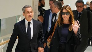 Sarkozy sa v kauze líbyjských peňazí podieľal na zločinnom spiknutí, rozhodol súd