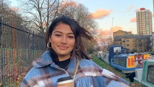 Módne maniačky sú úplne PAF z tejto bundy: Prijali by ste ju do šatníka aj vy?