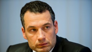 NAKA obvinila bývalého šéfa Všeobecnej zdravotnej poisťovne