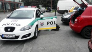 Pouliční predavači núkali fejky, mali problém s políciou