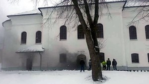 Kostol v Hybe v plameňoch, známej speváčke zrejme zhorela aparatúra